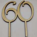 Topper numar aniversar,cu suport, din lemn de plop