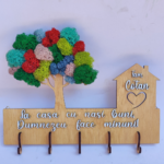 Suport chei cu licheni tip casuta cu inima si copac